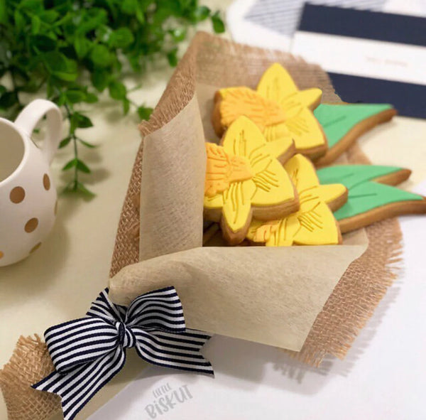 Embosser & Cutter Set - Daffodil (by Little Biskut)