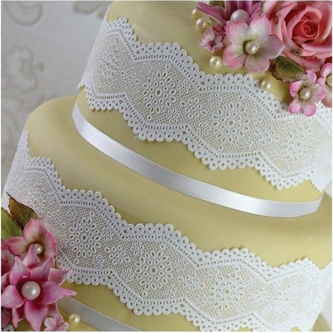 Broderie Anglaise 3d Cake Lace Mat - Claire Bowman