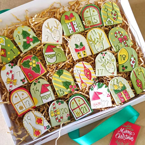 Cutter & Embosser Set - Advent Calendar (Christmas Arch) 17pc Set