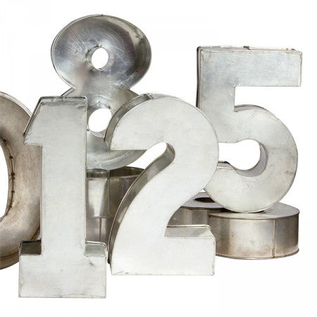 Hire - Numbered Cake Tins